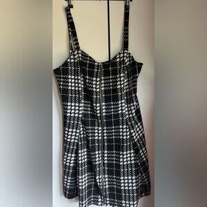 SHEIN Black and White Zip Up Jumper Dress